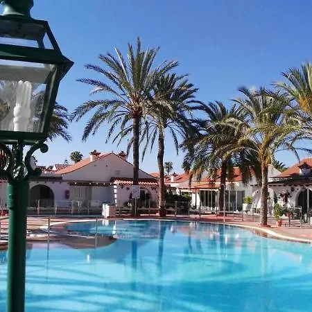 El Palmeral Apartment *